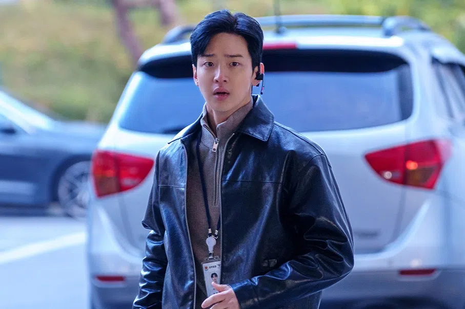 张东润饰演的警察车秀烈，生活在母亲是杀人犯的阴影下。（取自SBS Drama脸书）