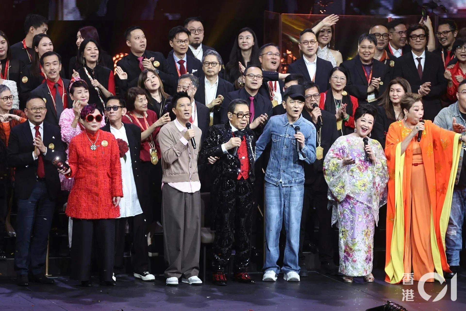 修哥演唱会现场星光熠熠，几乎所有香港巨星都到场支持助阵。（互联网）