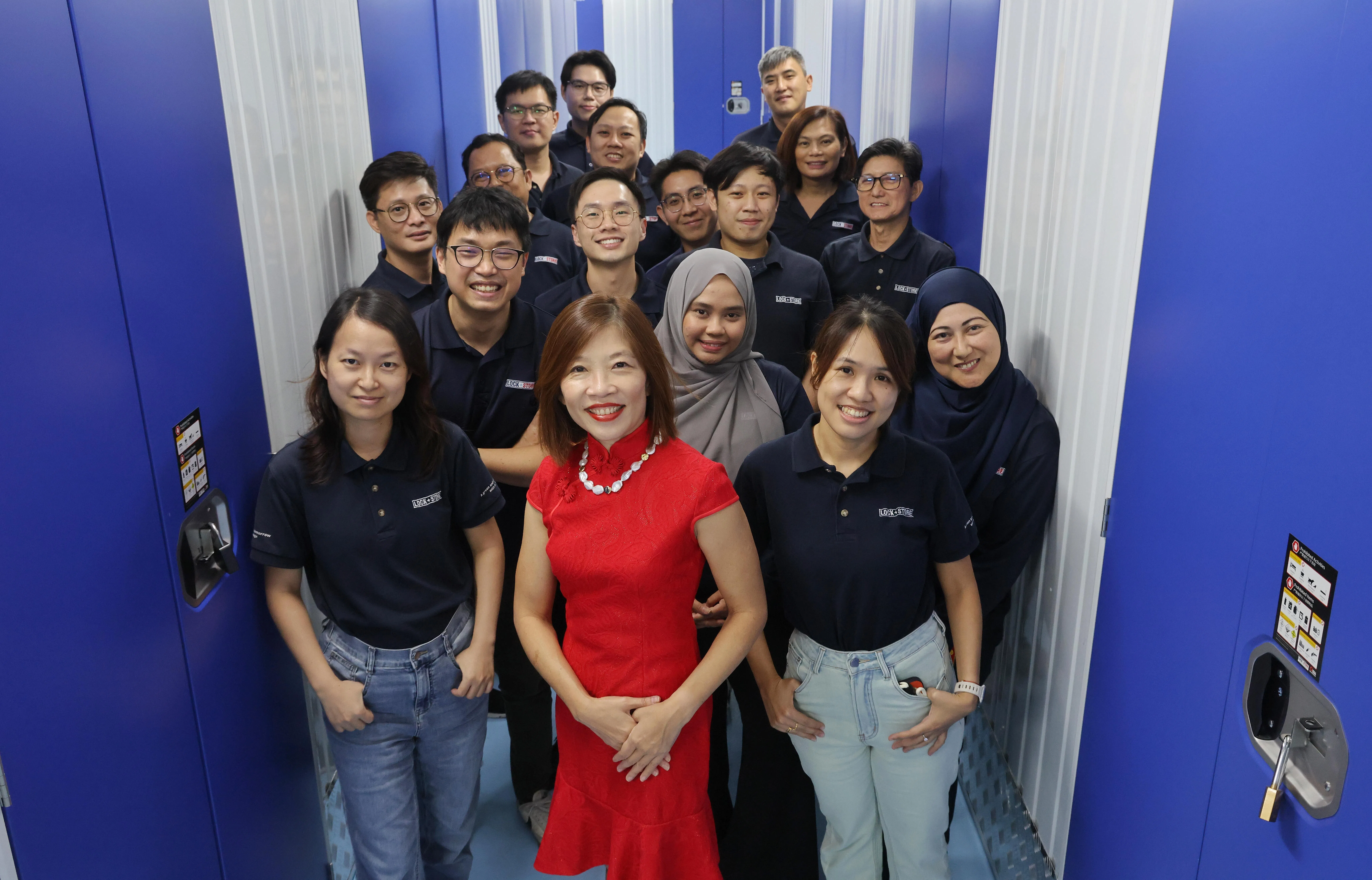 再次获得奖项，团队的每个成员都做出贡献，而黄素君也带领团队热心公益和从事环保工作。（唐家鸿摄）