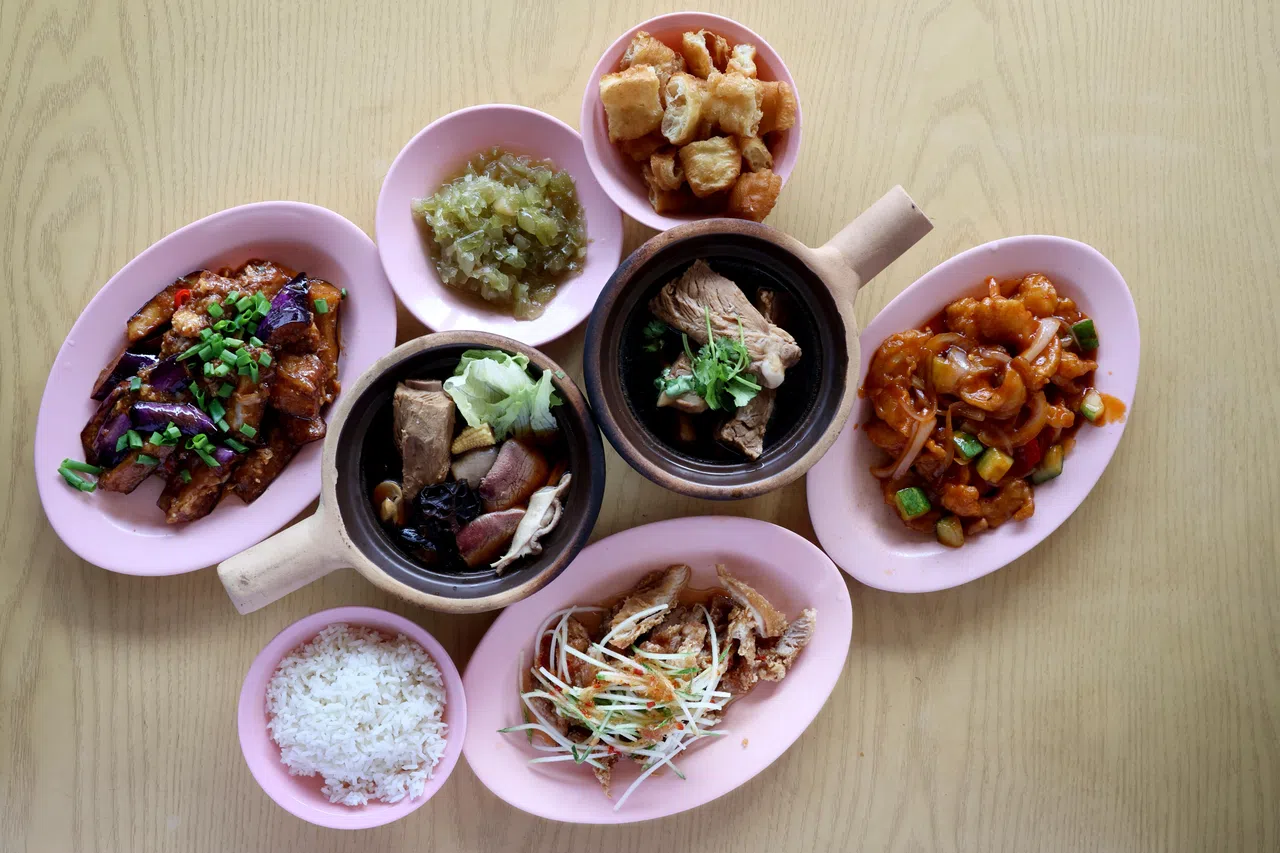 主打福建肉骨茶的如切路新兴瓦煲肉骨茶，今年首次登上“必比登推介”榜单。（档案照片）