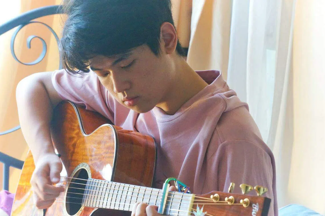 唐旭接触了《巨人》的动漫音乐，随即被其热血的剧情吸引，还特别学习了一首名为《绝望反击》（Counter attack）的《巨人》主题曲。（受访者提供）