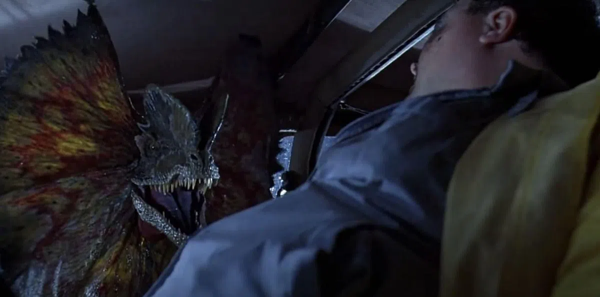 这只恐龙也会在最新电影中出现，而且这个画面也会重现！（取自电影截屏）