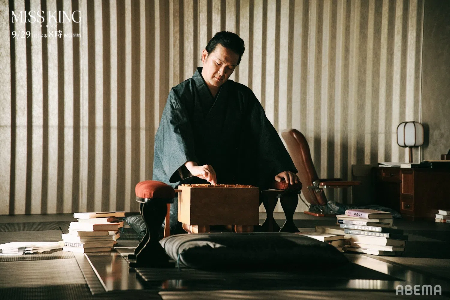 中村狮童诠释冷漠无情的明星棋士，眼中只有将棋。（互联网）