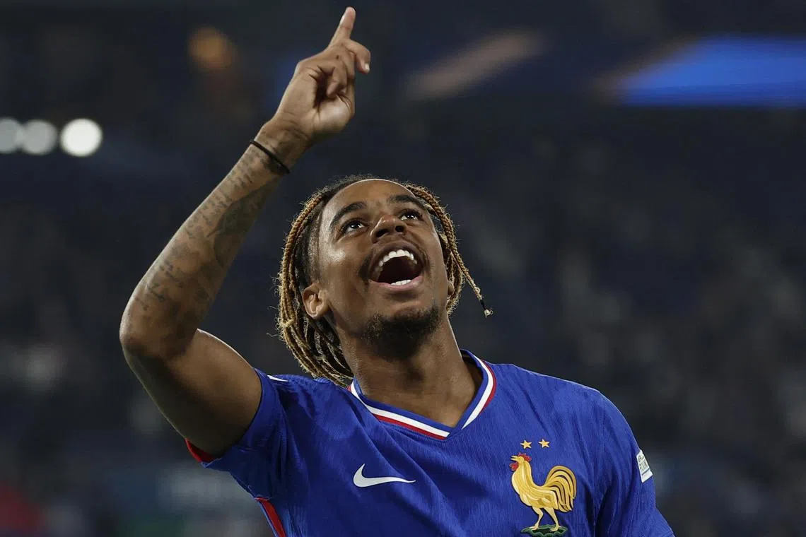 巴克拉攻入法国队史最快进球，也是个人国家队首球，但最终仍无法帮助球队取胜。（路透社）