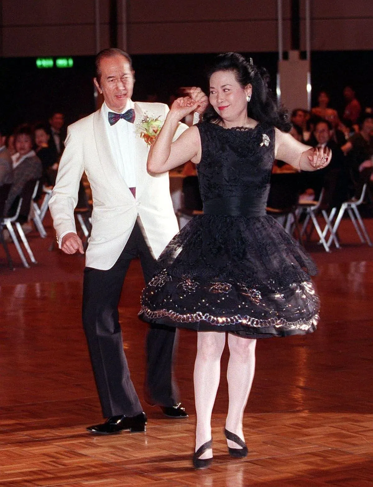 蓝琼缨因舞技好被称为“舞后”，赌王则被称为“舞王”。（互联网）