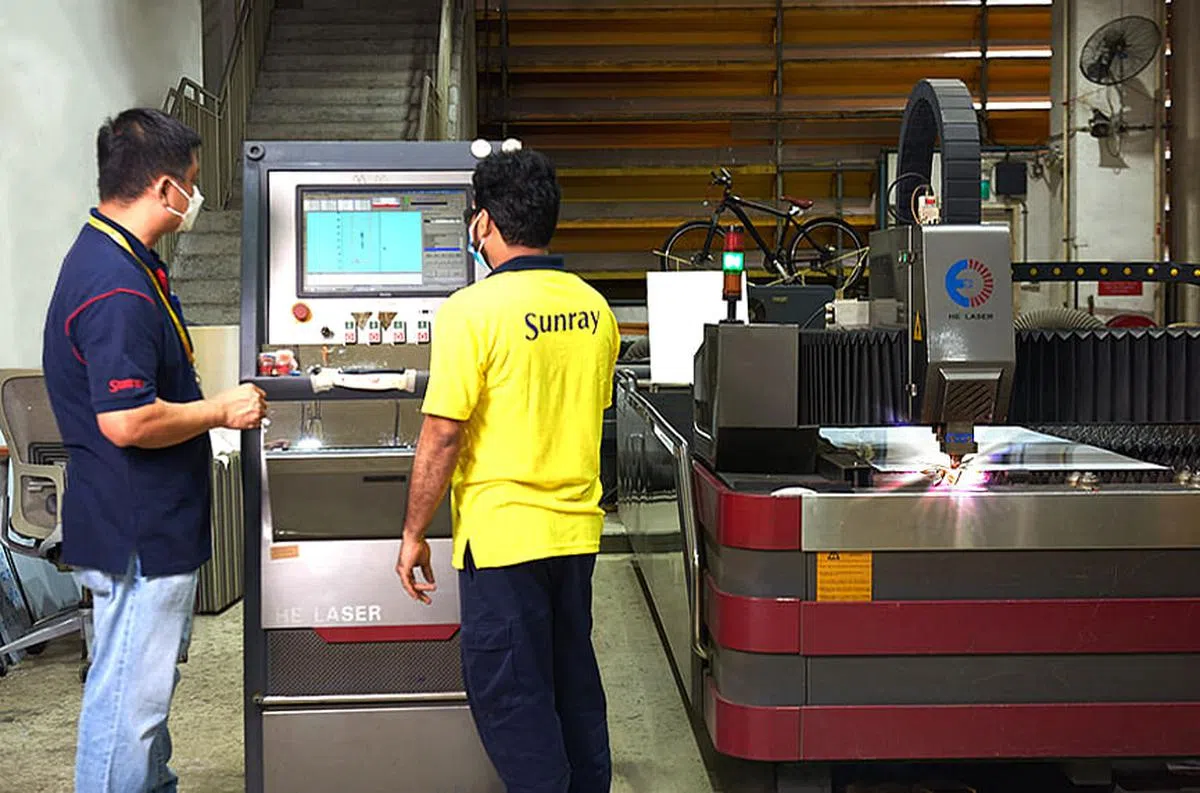 日昇的厂房注入新科技和自动化元素。（图／新报业媒体）