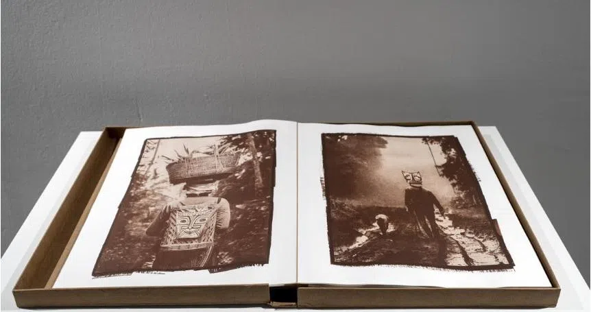 印尼艺术家Agan Harahap结合AI的书籍作品为新加坡美术馆聚焦东南亚基金购藏。（MIZUMA画廊提供）