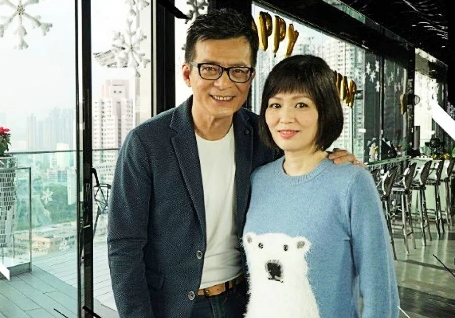 黄日华（左）和梁洁华结婚多年，一直是圈中的模范夫妻。（互联网）