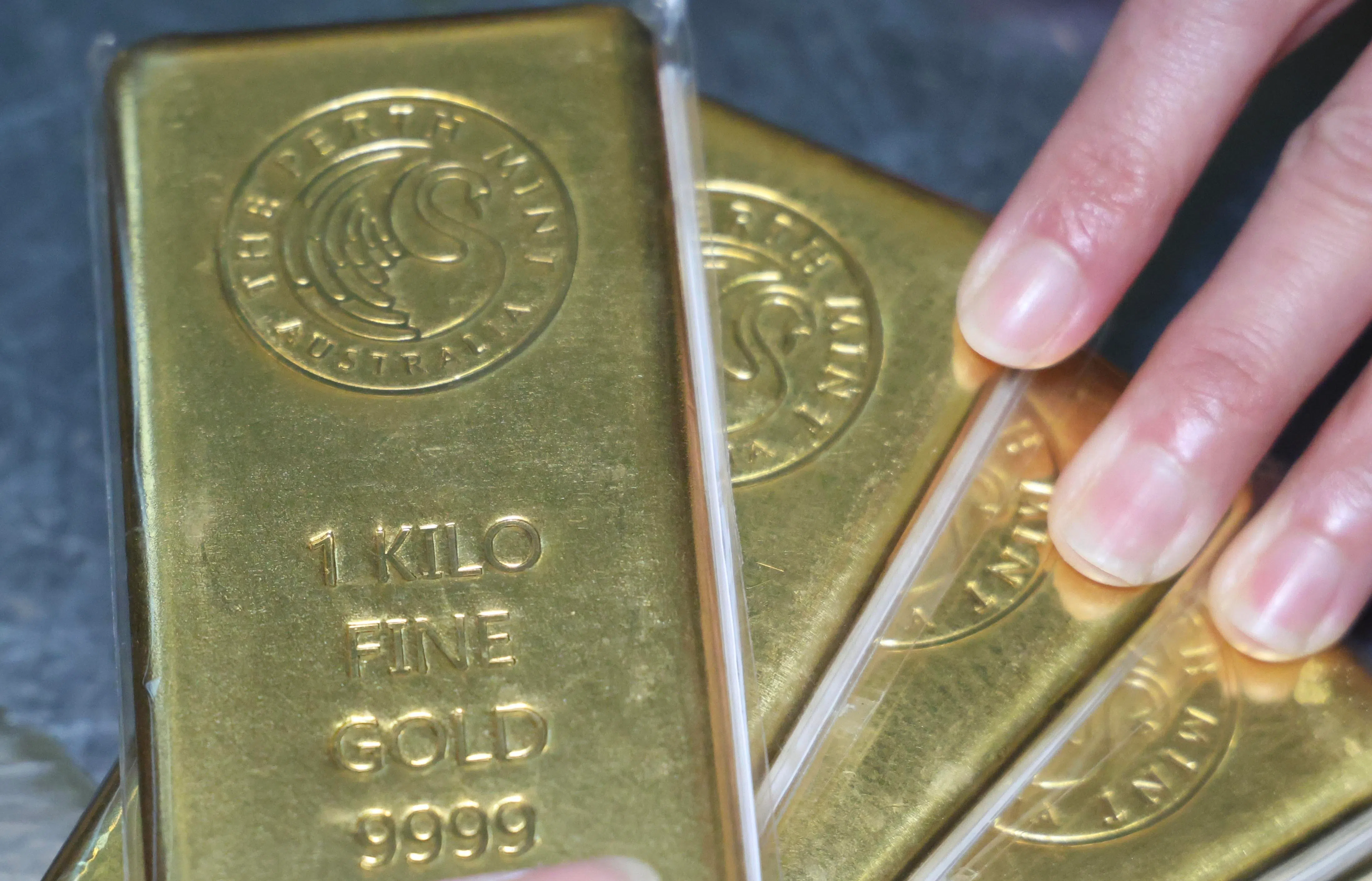世界黄金协会的数据显示，今年上半年，全球黄金总需求达2522公吨，同比增长2%，按价值计算则达到3800亿美元，触及历史新高。眼见需求攀升，新加坡也积极强化本地黄金投资生态系统。（郑一鸣摄）