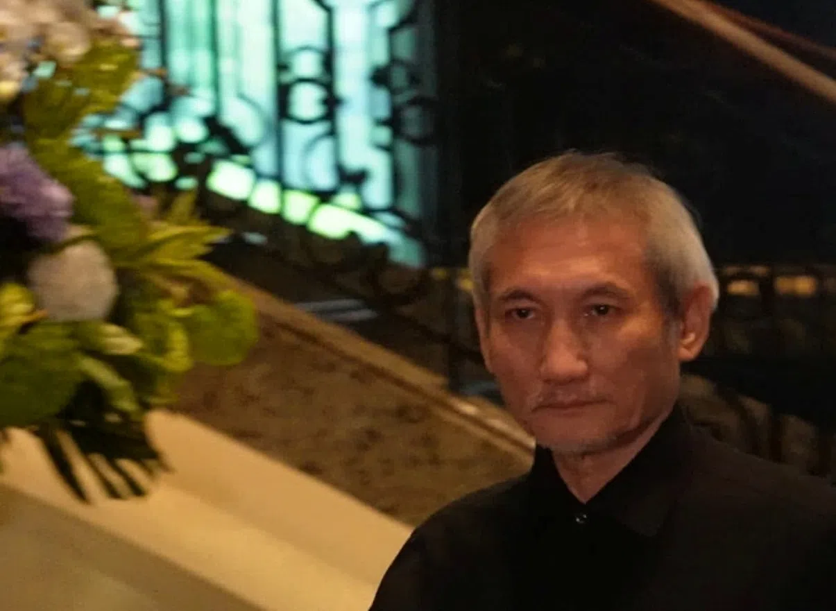 施南生前夫徐克一早到场打点。（互联网）