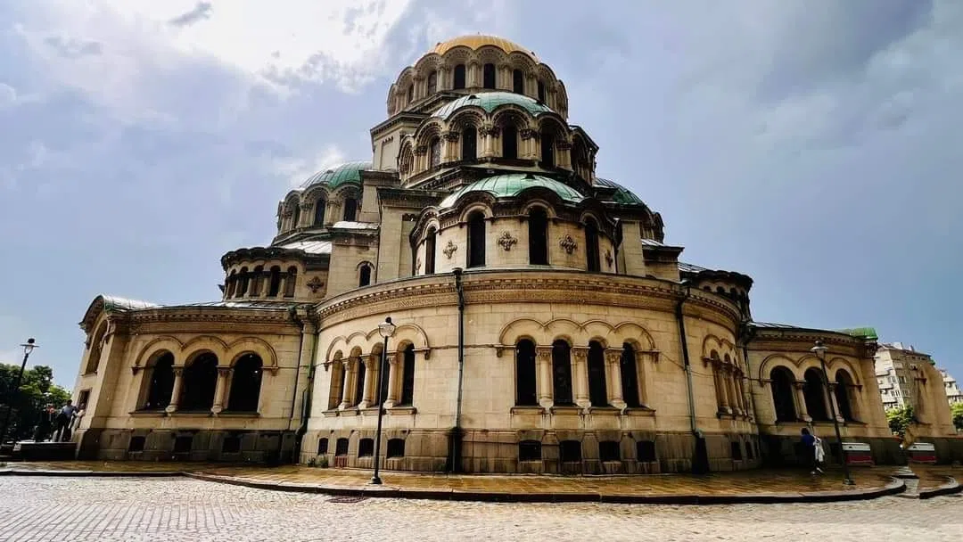 首都索非亚最著名的亚历山大·涅夫斯基教堂。（许月英摄）