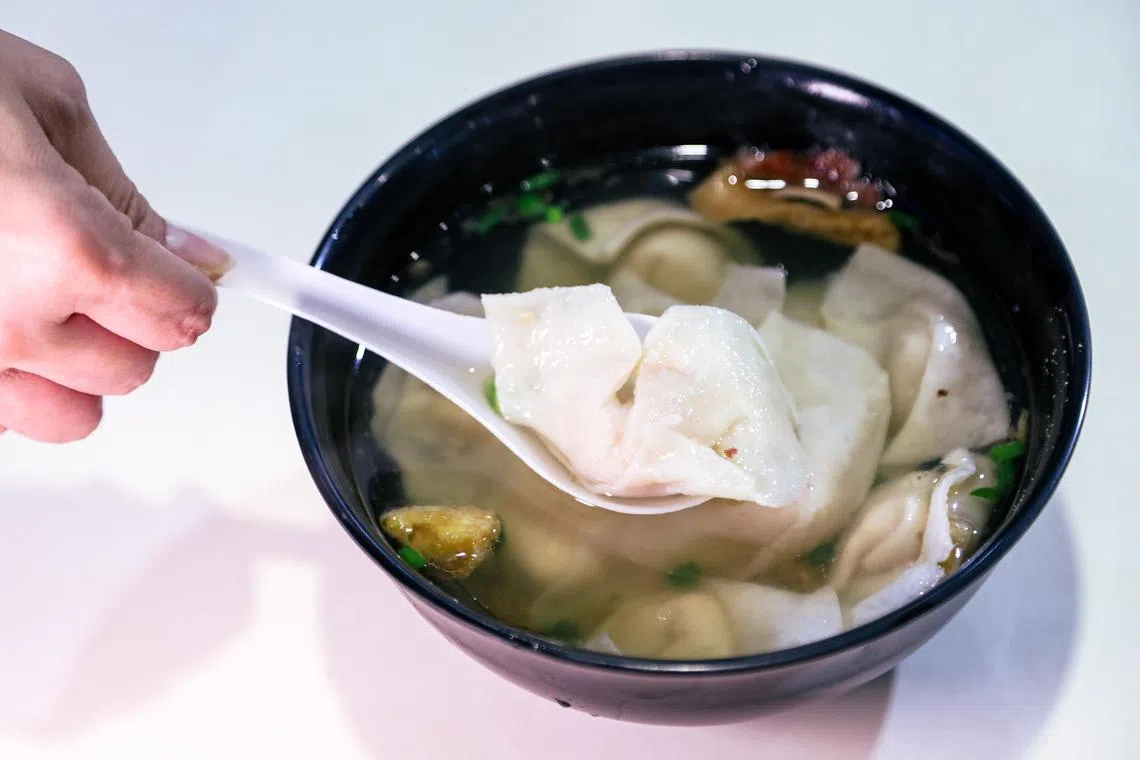 纽顿手工鱼圆鱼饺面的鱼饺，馅料加入扁鱼，每天新鲜制作。（刘欣怡摄）