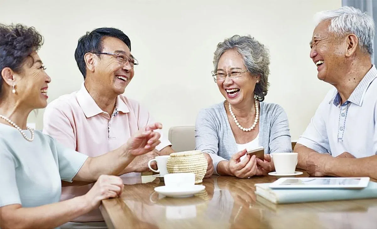 与家人商讨植牙方案有助于你做出明智的决定。（图/T32牙科中心提供）