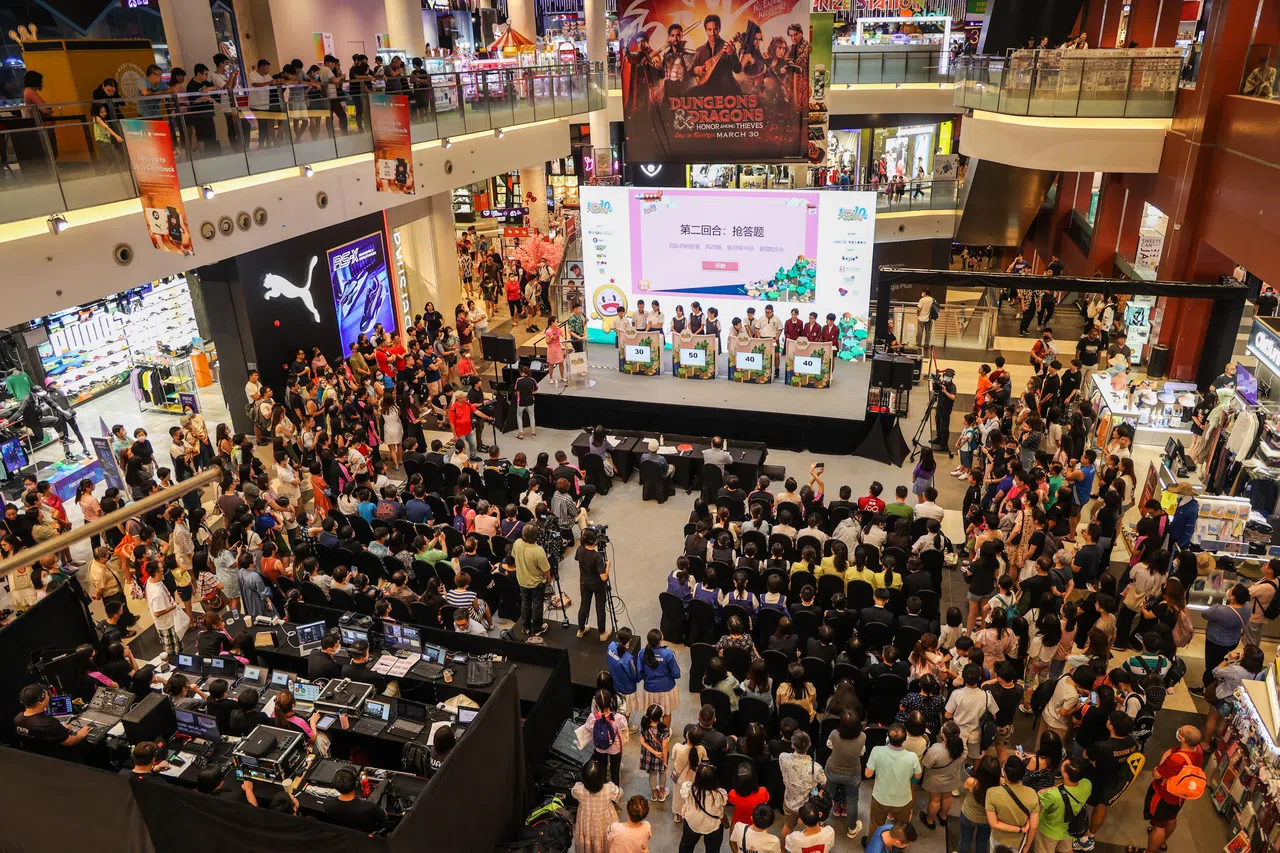 中学组半决赛及中小学的决赛星期六（4月29日）在凯德集团Bugis+商场举行，现场共吸引超过800名公众现场观看。（白艳琳摄）