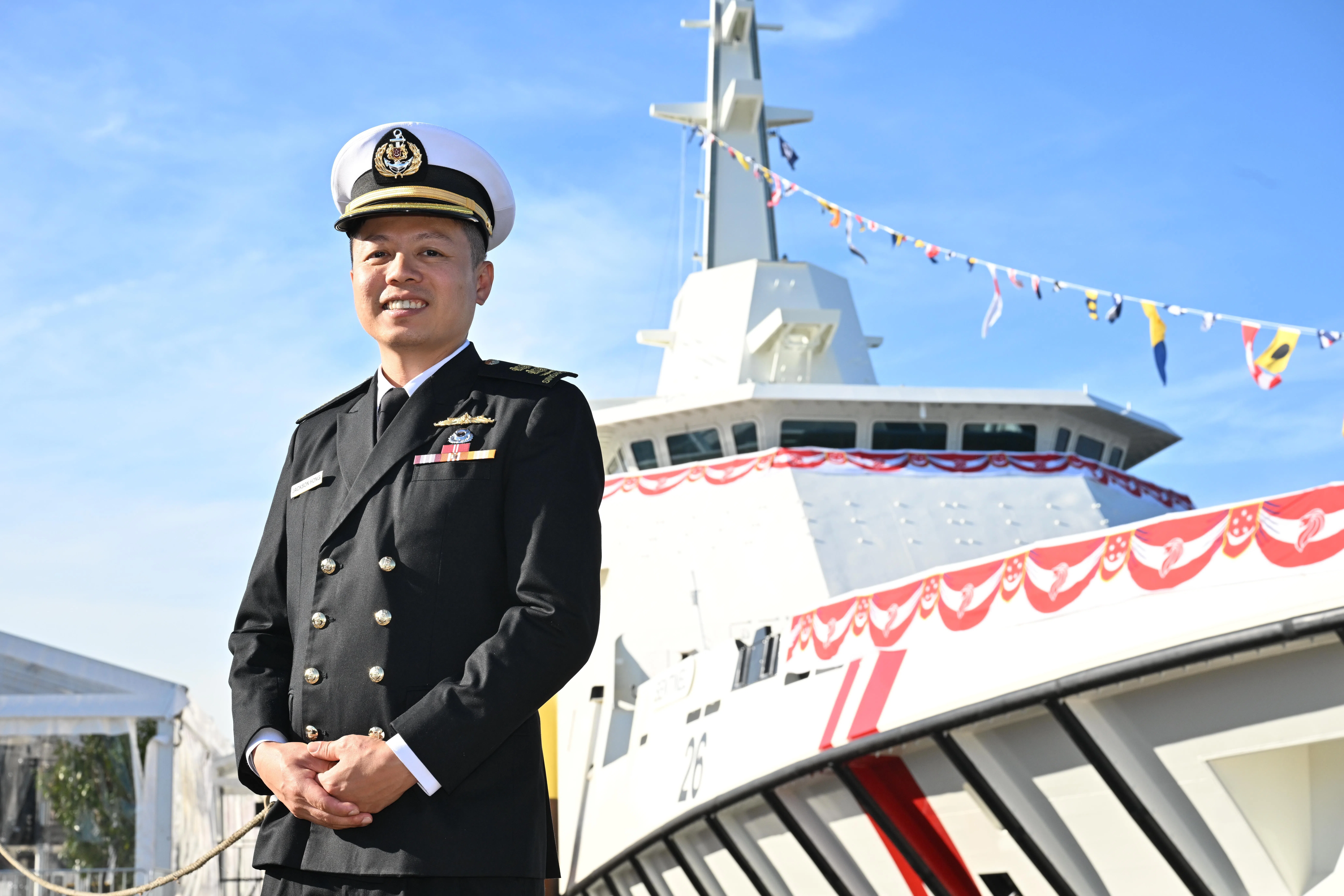 海军造舰组近海巡逻舰项目副主任洪捷胜高级中校。（国防部提供）