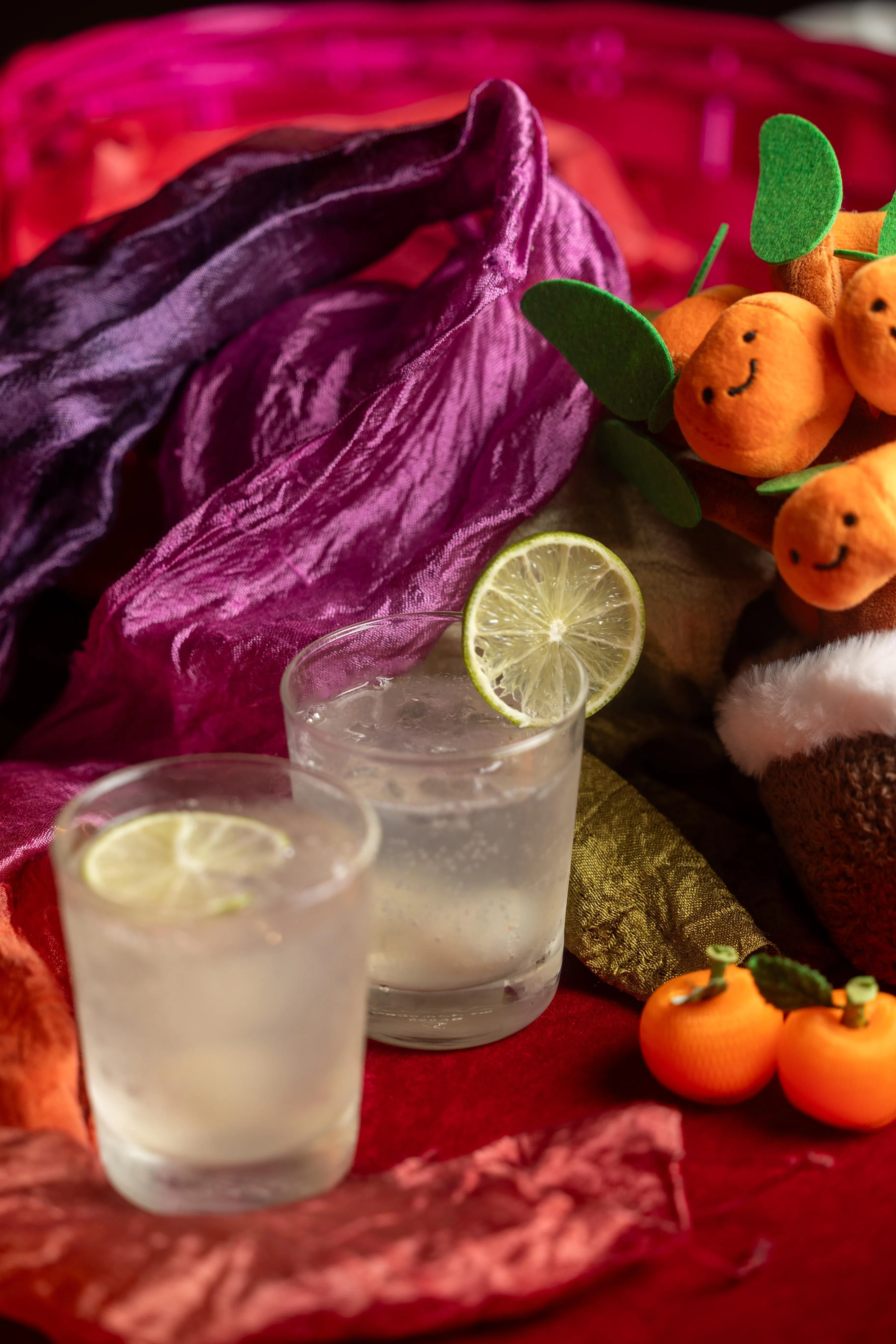 “龙马精神果香汽水”以新鲜龙眼和青柠汁制作。（吴先邦摄）