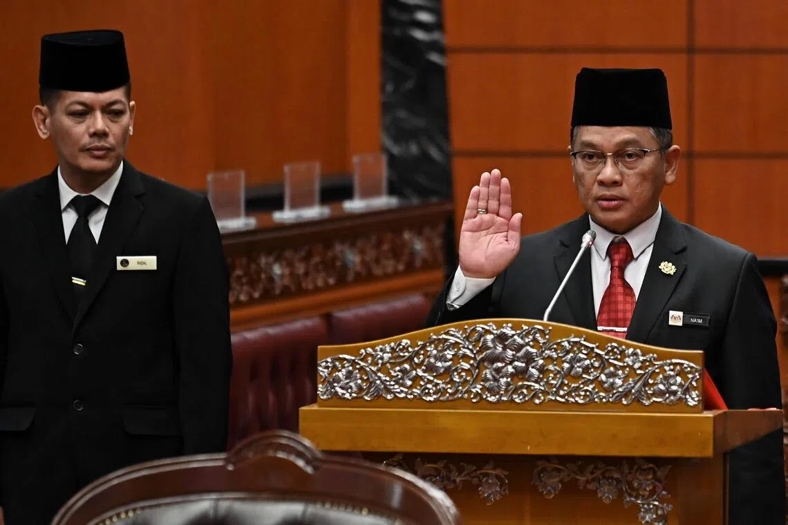 马来西亚原主管回教事务的首相署部长莫哈末纳因星期三（12月3日）再次宣誓就任上议员后，也将继续担任原职。（马新社）
