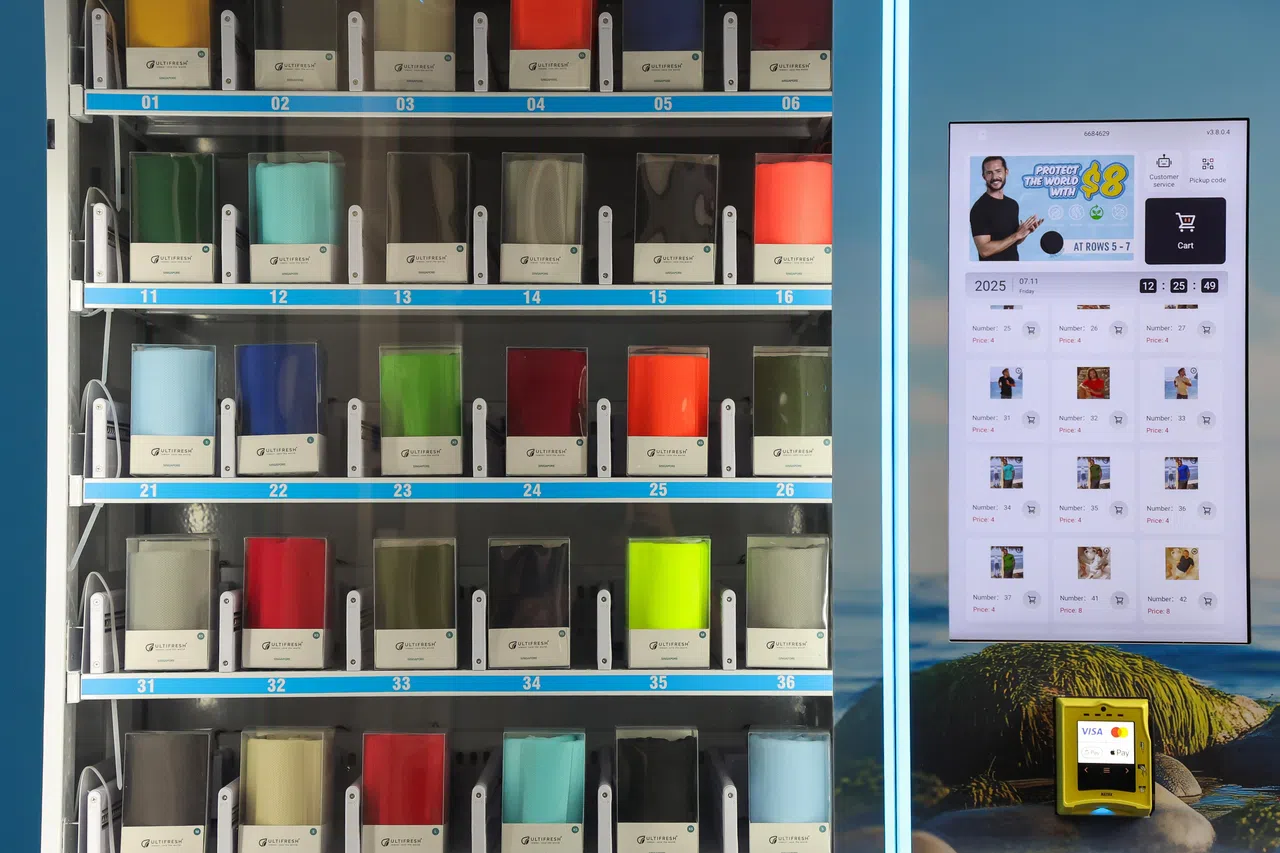 “优迪飞”T恤采用超细纤维或棉质材料，具有抗菌防臭特质。（陈心媛摄）