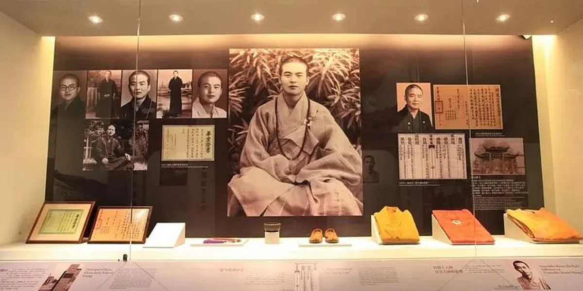 佛陀纪念馆展出星云大师年轻时模样与相关物件。（互联网）