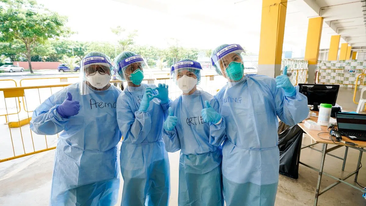 李总理指出，许多人在这次的全国抗疫行动中，超越了他们的职责范围，当中包括医护人员、公务员、私人企业、非政府组织和社区团体，以及各行各业的人都为抗疫做出了贡献。（国大医学组织提供）