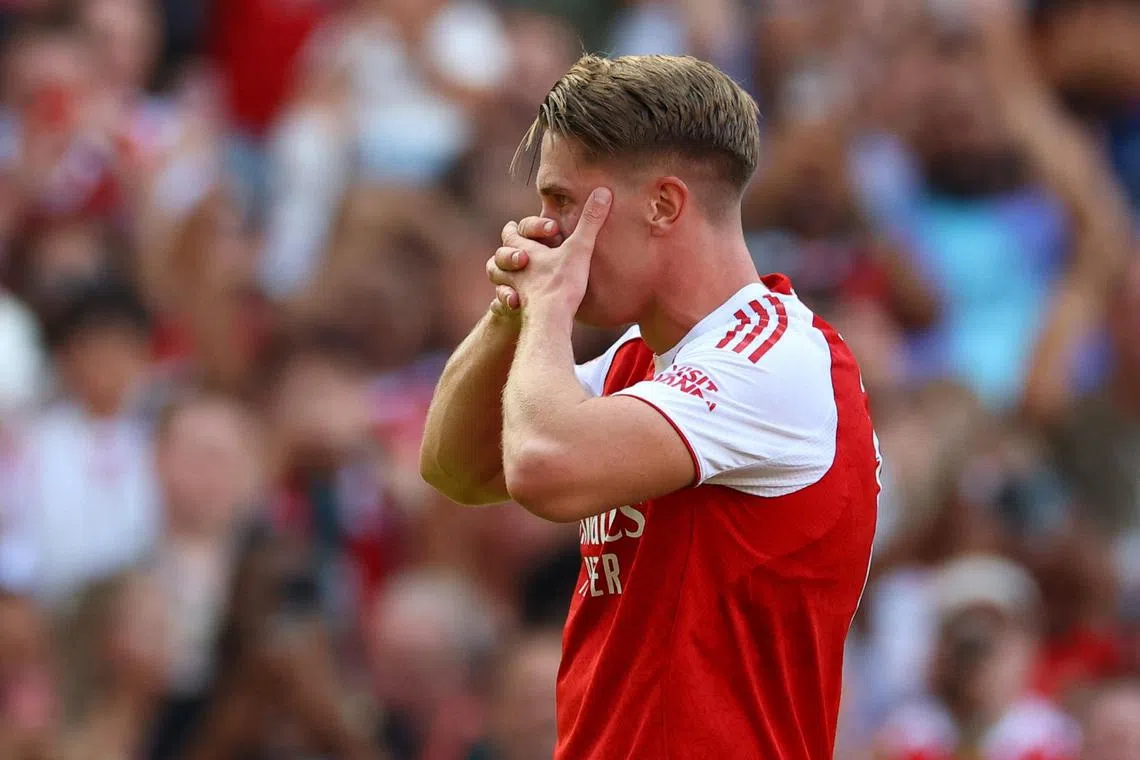 吉欧克勒斯在进球后做出标志性的“面具”庆祝动作。炮兵主帅阿特塔认为，门前嗅觉是这名瑞典前锋的天性。（路透社）