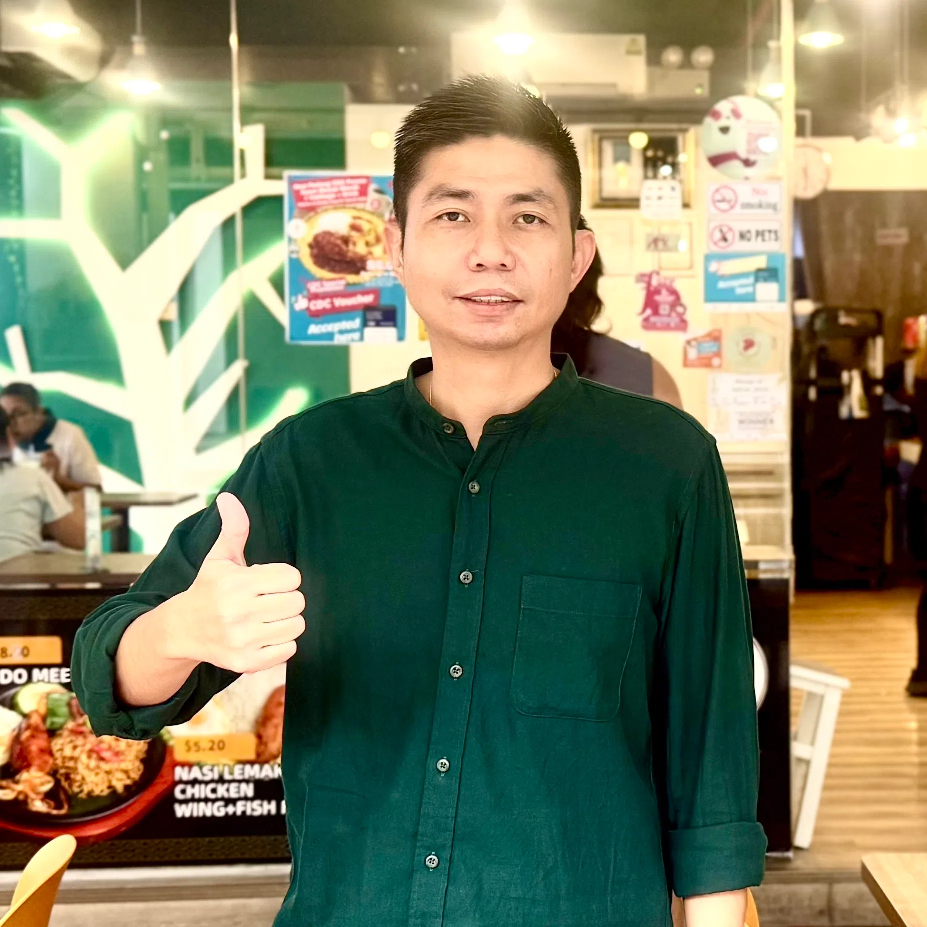 创办人赖庭辉相信，食材新鲜，味道好、价格公道、服务好，就能赢来回头客。（贺玉荣摄）