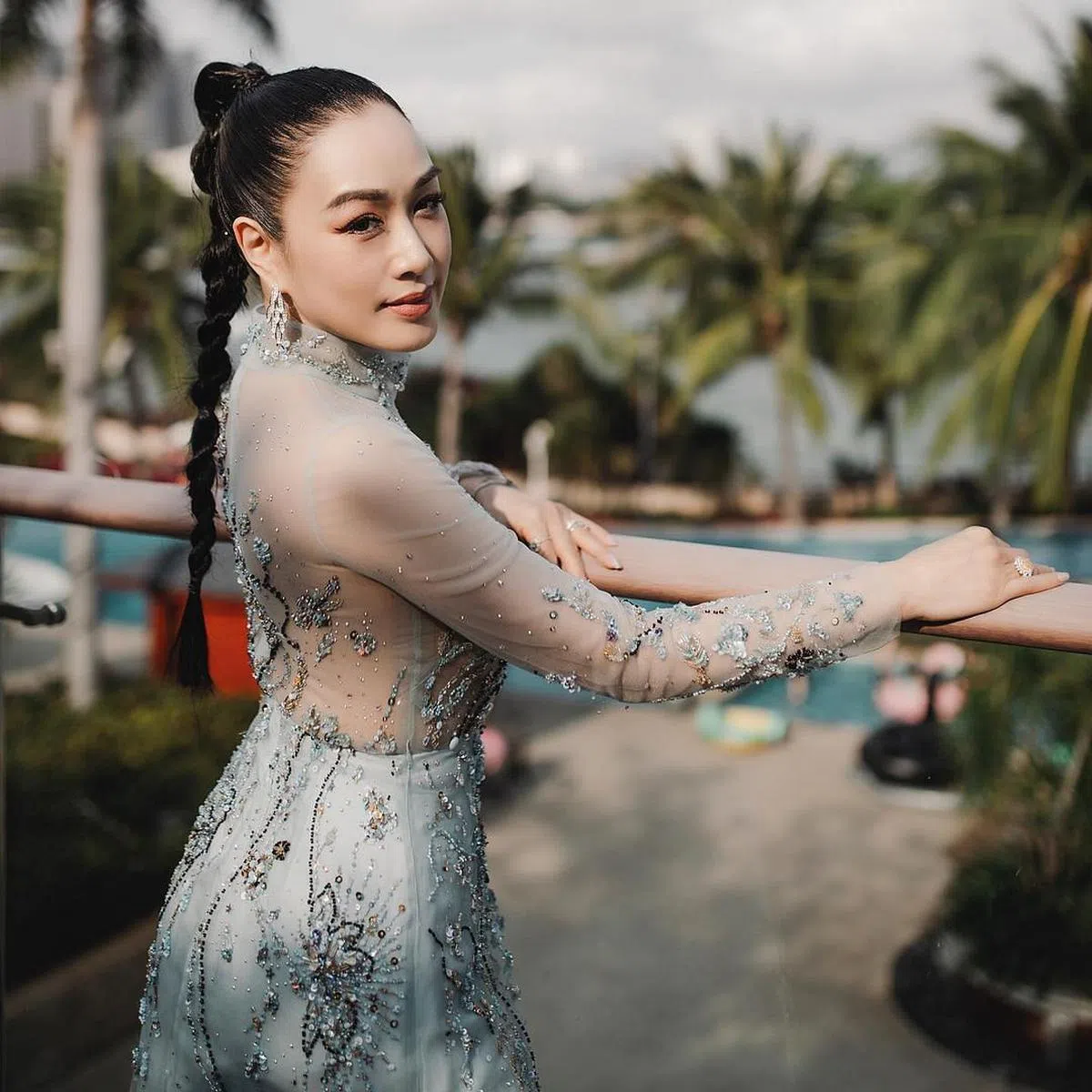 钟丽缇年过半百仍风韵犹存。（互联网）