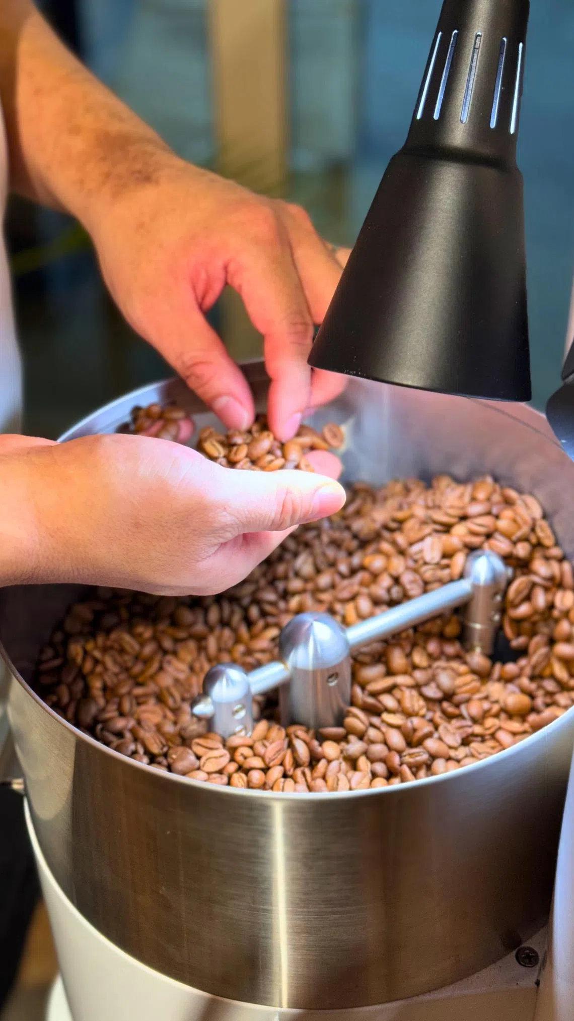 高价拍卖的得奖咖啡豆，带给食客非一般味蕾享受。（咖啡馆提供）