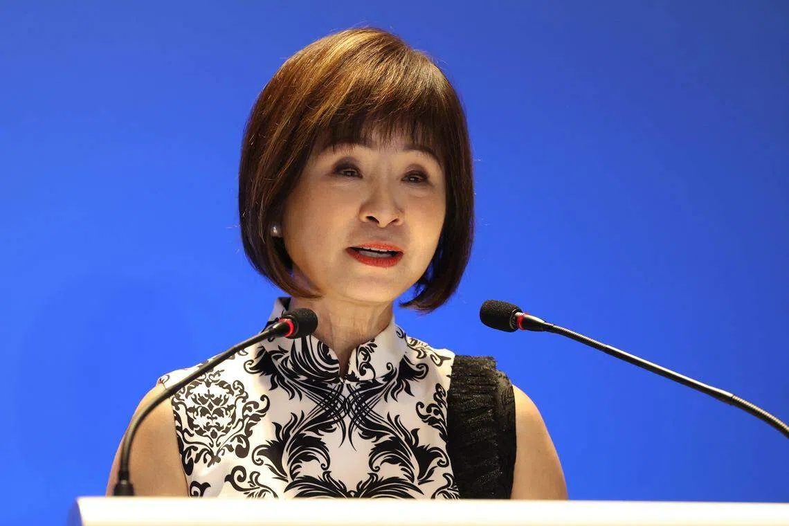 永续发展与环境部兼交通部高级政务部长许连碹博士促请所有公交领域工作者继续合作，将工作场所安全视为首要任务。（梁麒麟摄）