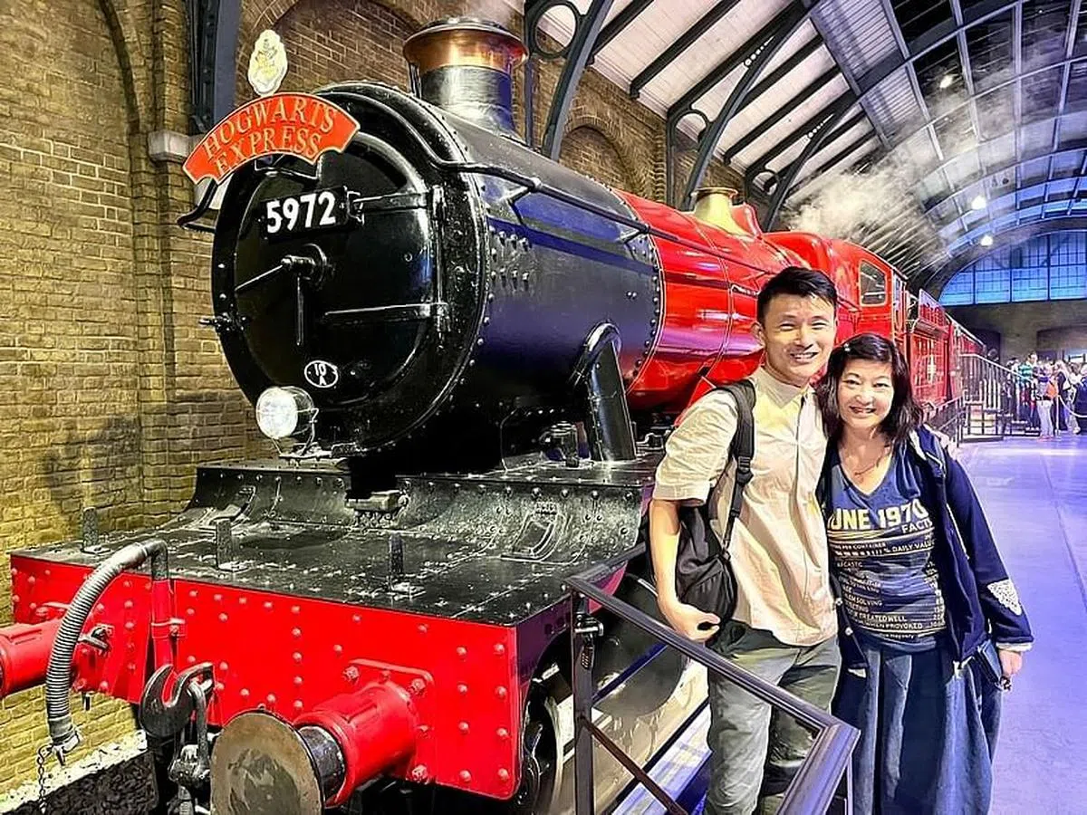 搭上魔幻列车，我们出发前往霍格沃茨魔法学院啦！（林海燕、马炎庆提供）