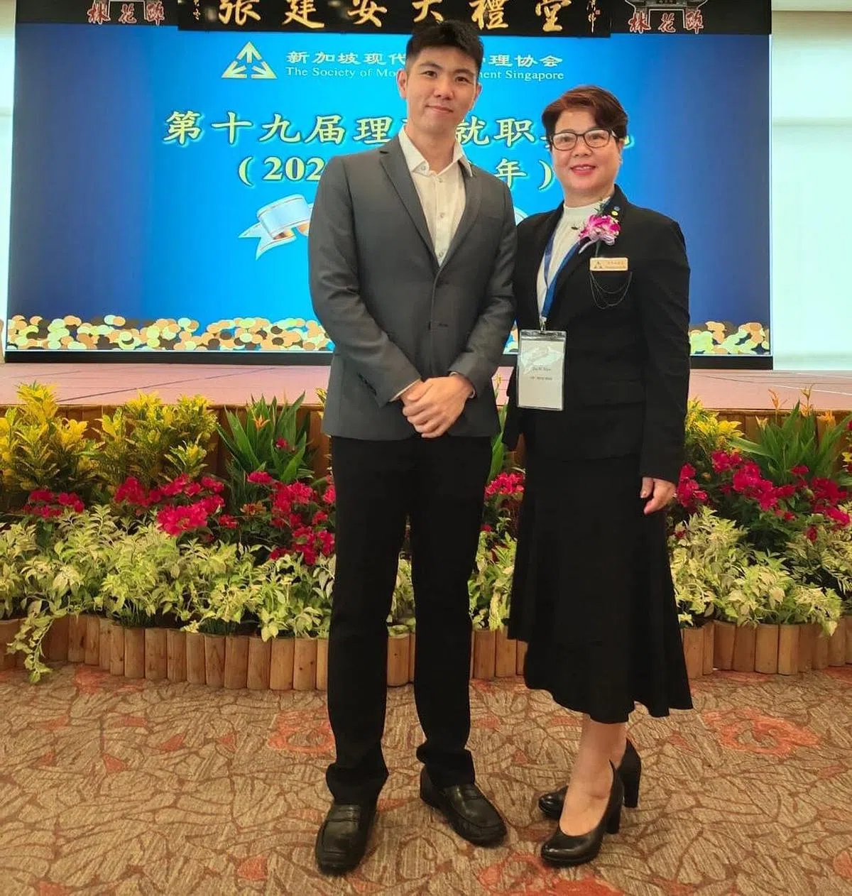 杜希仙：酵素360寓意圆满人生，要把健康理念推广到千家万户。 杜希仙创办酵素360，儿子陈俊铭也在各方面助她一臂之力。（酵素360）