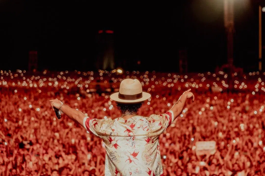 Bruno Mars10月4日首度在以色列开唱，吸引满场6万人捧场。（取自Bruno Mars IG）