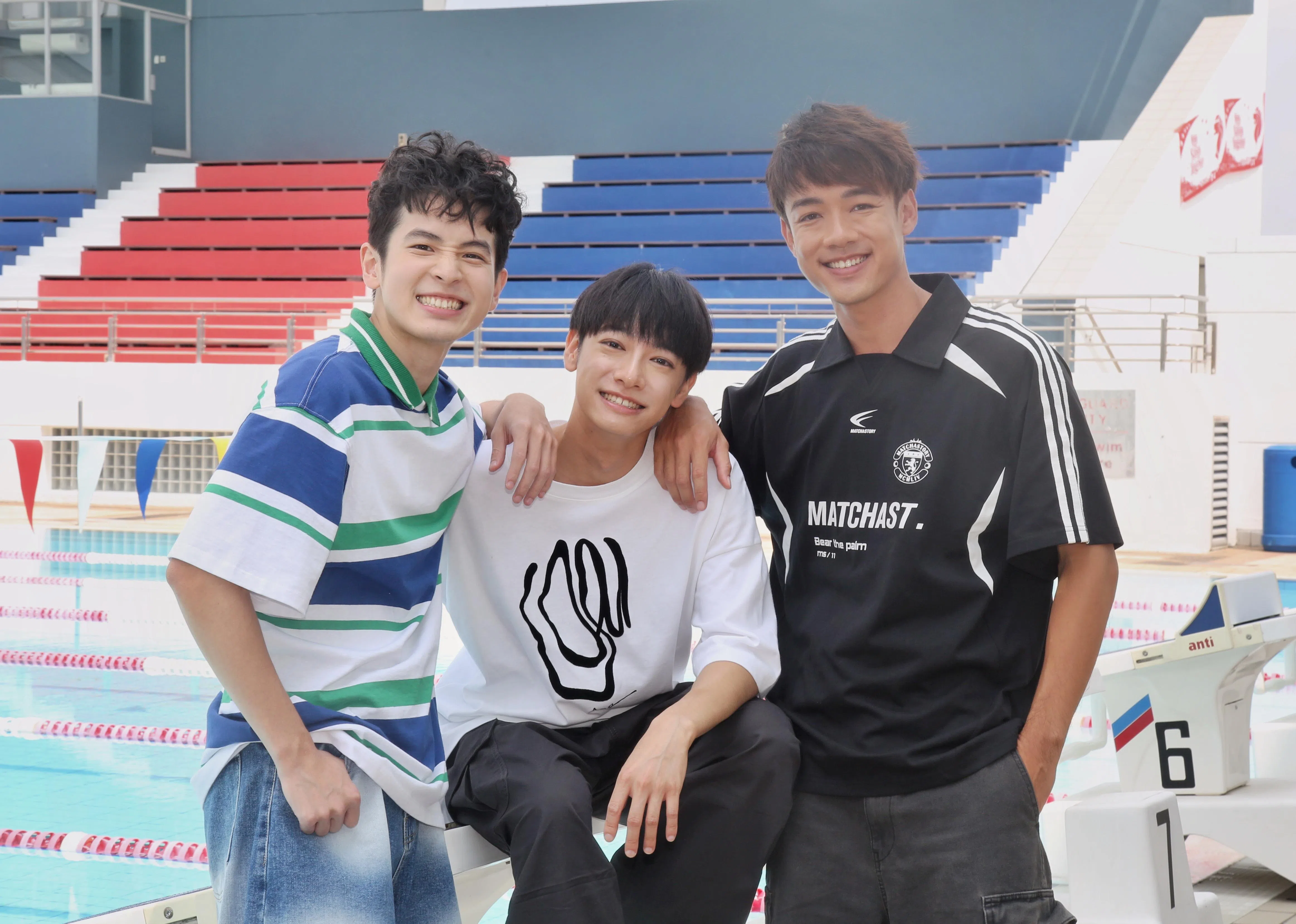 赵崇喆（右）主要与台湾演员刘修甫（中）和张丰豪（左）演好友。（特约陈福洲摄）