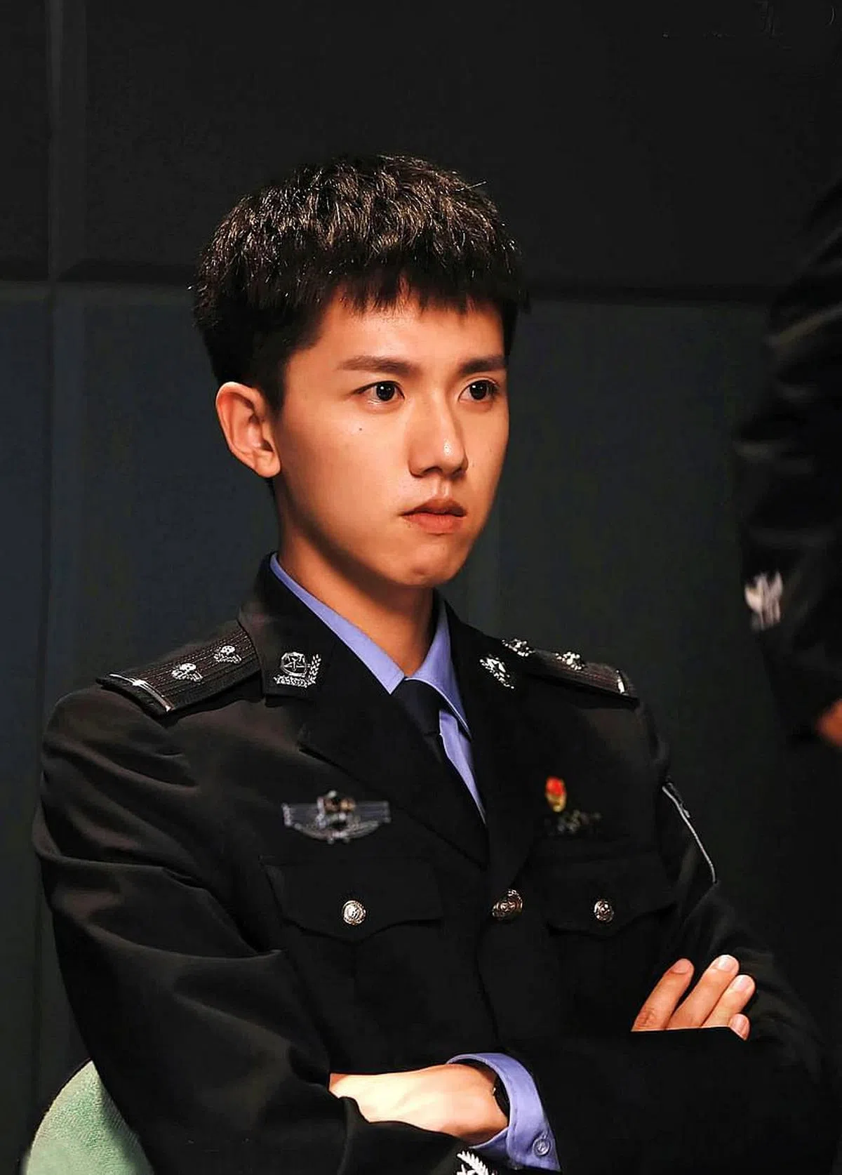 张耀在《法医秦明之读心者》中，诠释初入职场的法医秦明。（优酷提供）