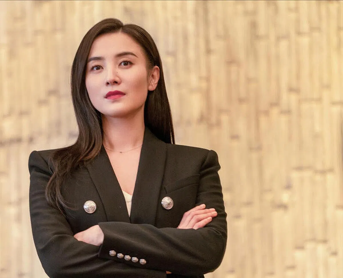 宋佳以飒爽独立的形象出场。（图片取自互联网）