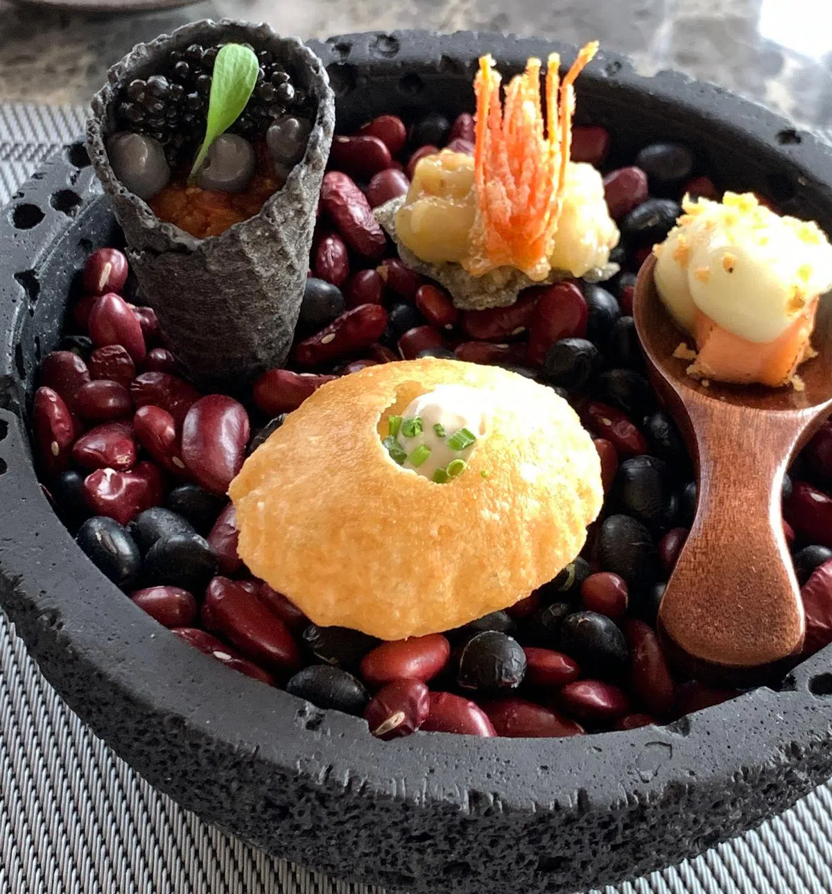 Eclipse以加入亚洲元素的欧式料理挑逗食客的味蕾，图为小菜拼盘。（档案照片）