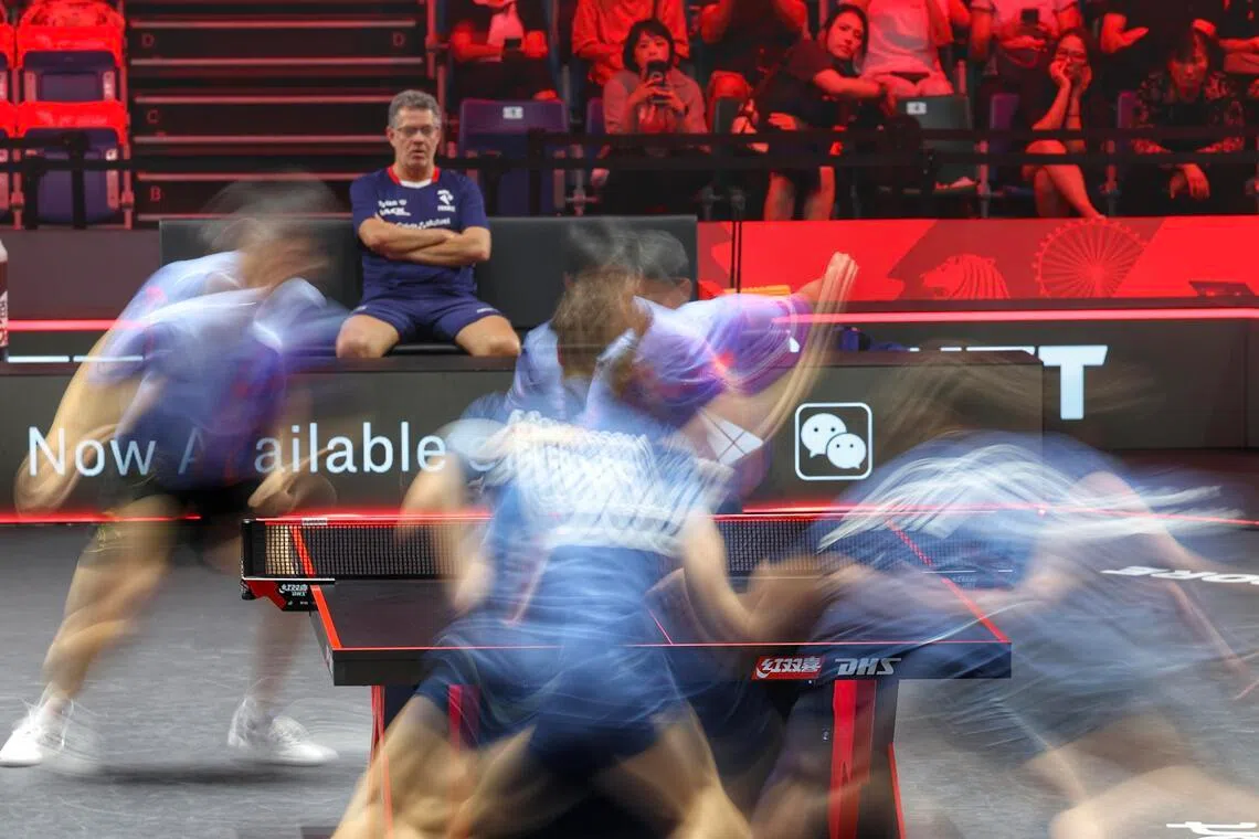 混双冠军产生后，新加坡大满贯将在星期六决出男双和女双冠军，男女单决赛将在星期天上演。（郑一鸣摄）