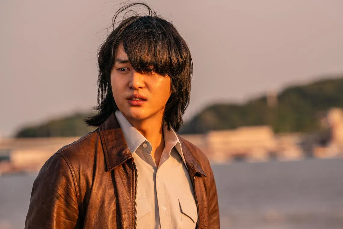 梁世宗为《下流大盗》的角色学习潜水。（Disney+提供）