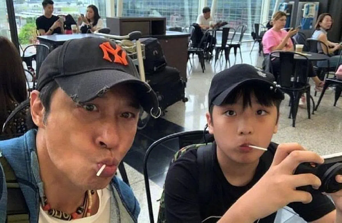吴镇宇（左）与费曼父子情深。（互联网）
