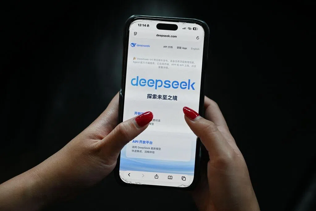 美媒：DeepSeek首轮融资达500亿人民币 梁文锋出四成