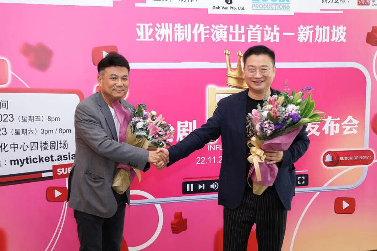 梁志强（左）前去支持陆荣，为《网红》记者会站台。（李冠卫摄）