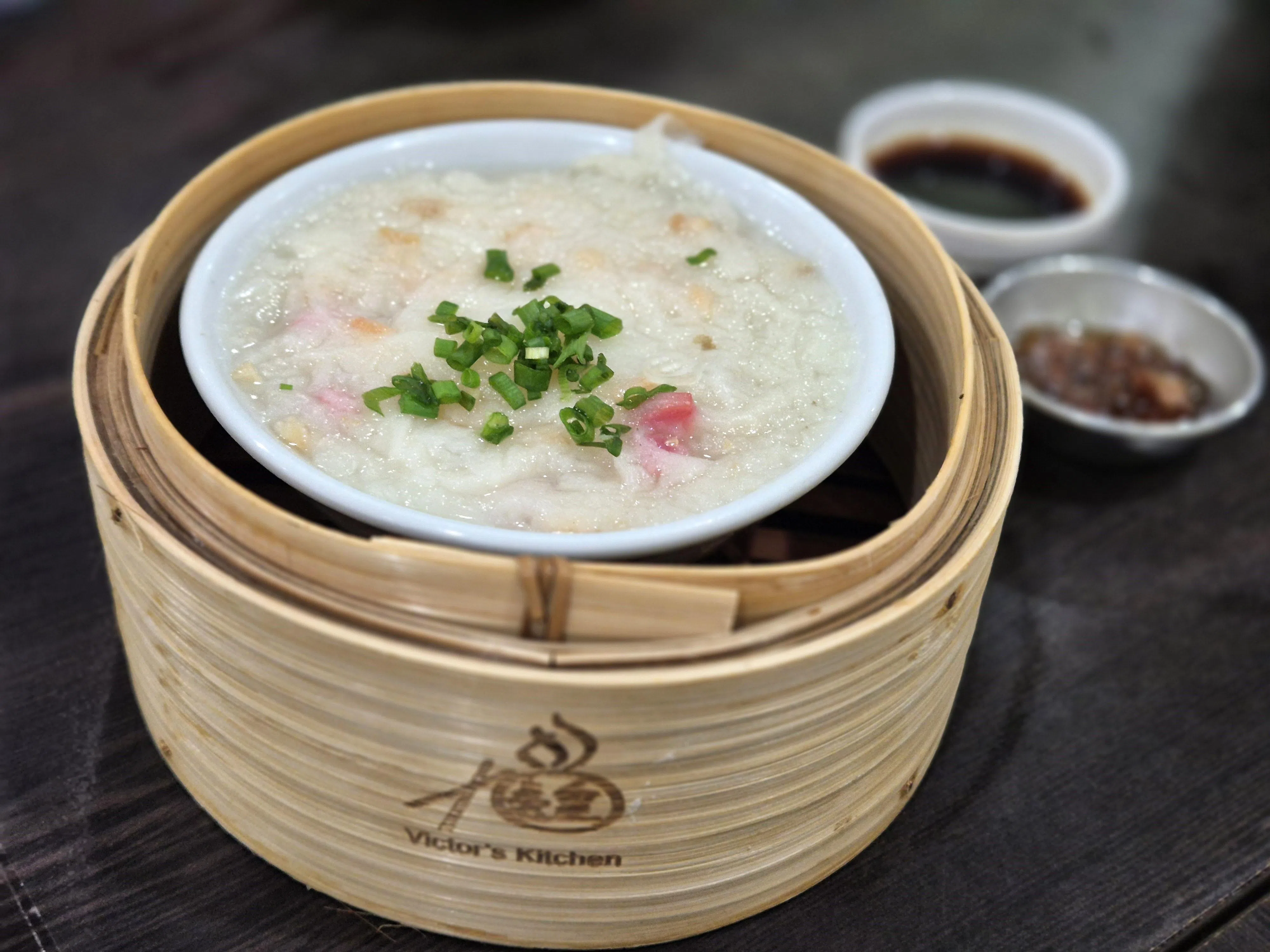 XO酱干贝腊味蒸萝卜糕是“点心皇”的镇店之宝之一。（陈爱薇摄）