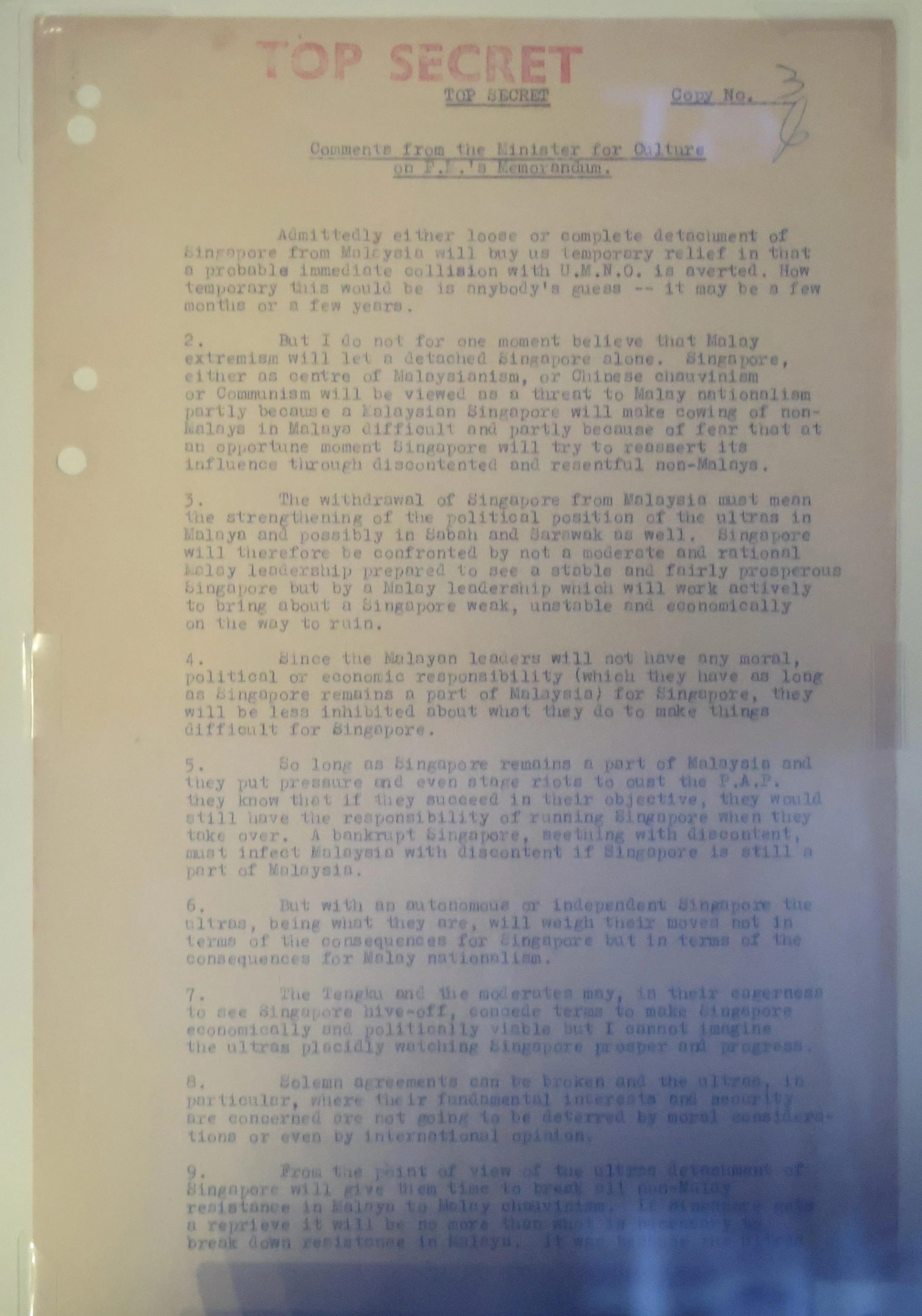 图中文件为拉惹勒南就较早版本的宪制重新安排备忘录提出的看法。（唐家鸿摄）