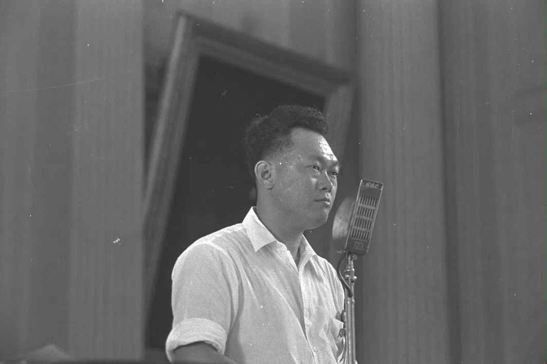 曾昭文忆述起父亲曾心影在1955年与才刚要首次参选的青年李光耀有过短暂交集，第一印象让他欣喜。（海峡时报）