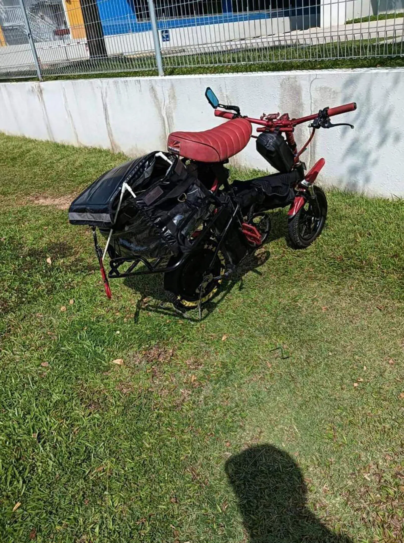 电动脚踏车看似没有损坏 。（互联网）