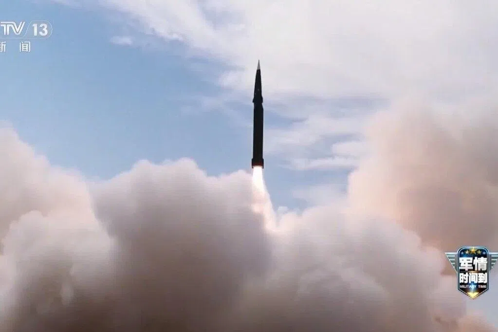 中国官媒首次公布东风17导弹试射画面