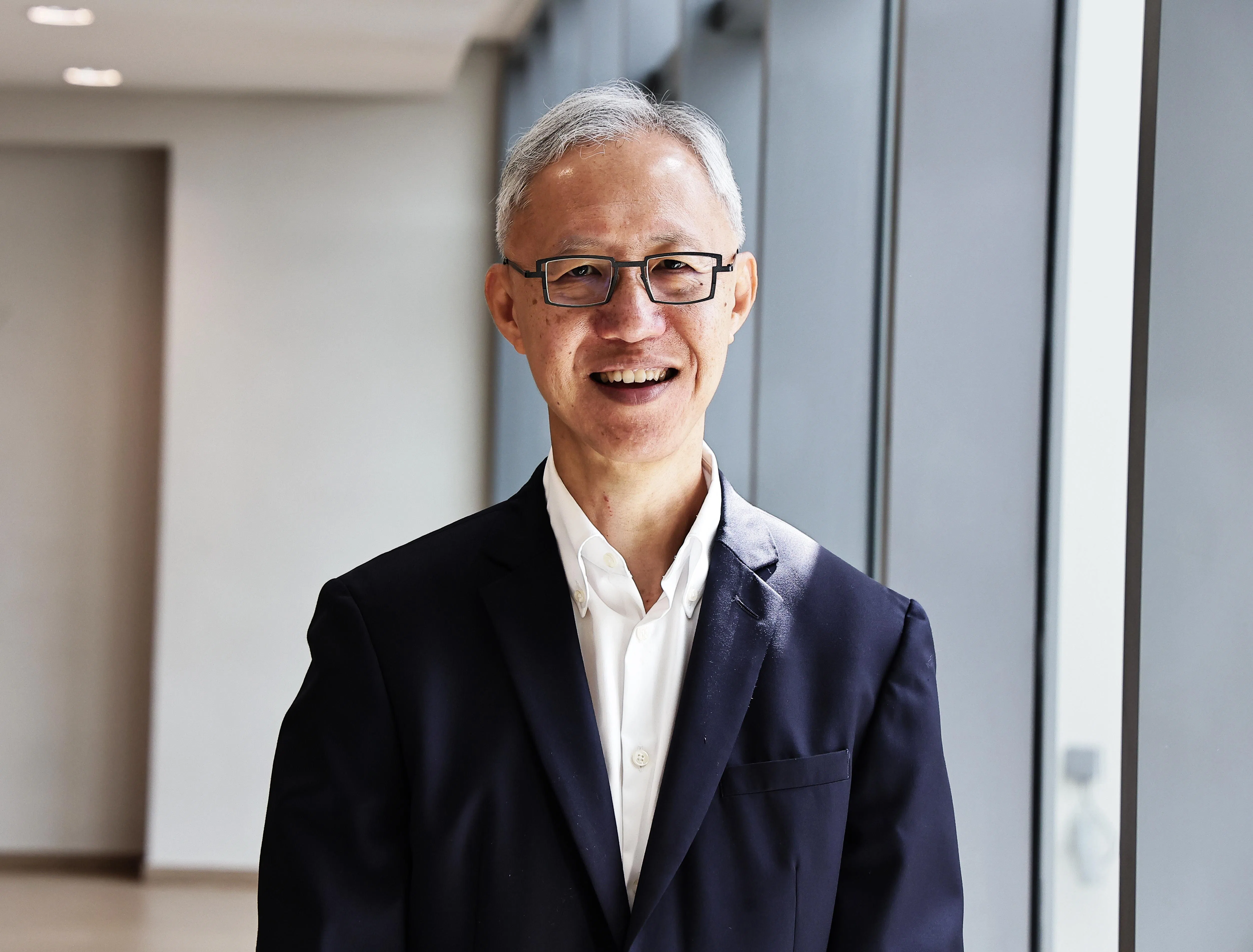 新加坡律师公会2026年理事会已重组，由原候任副会长陈清汉教授担任会长。陈清汉身兼多职，包括王律师事务所高级顾问，以及新加坡国立大学法学院首席战略官。（海峡时报）