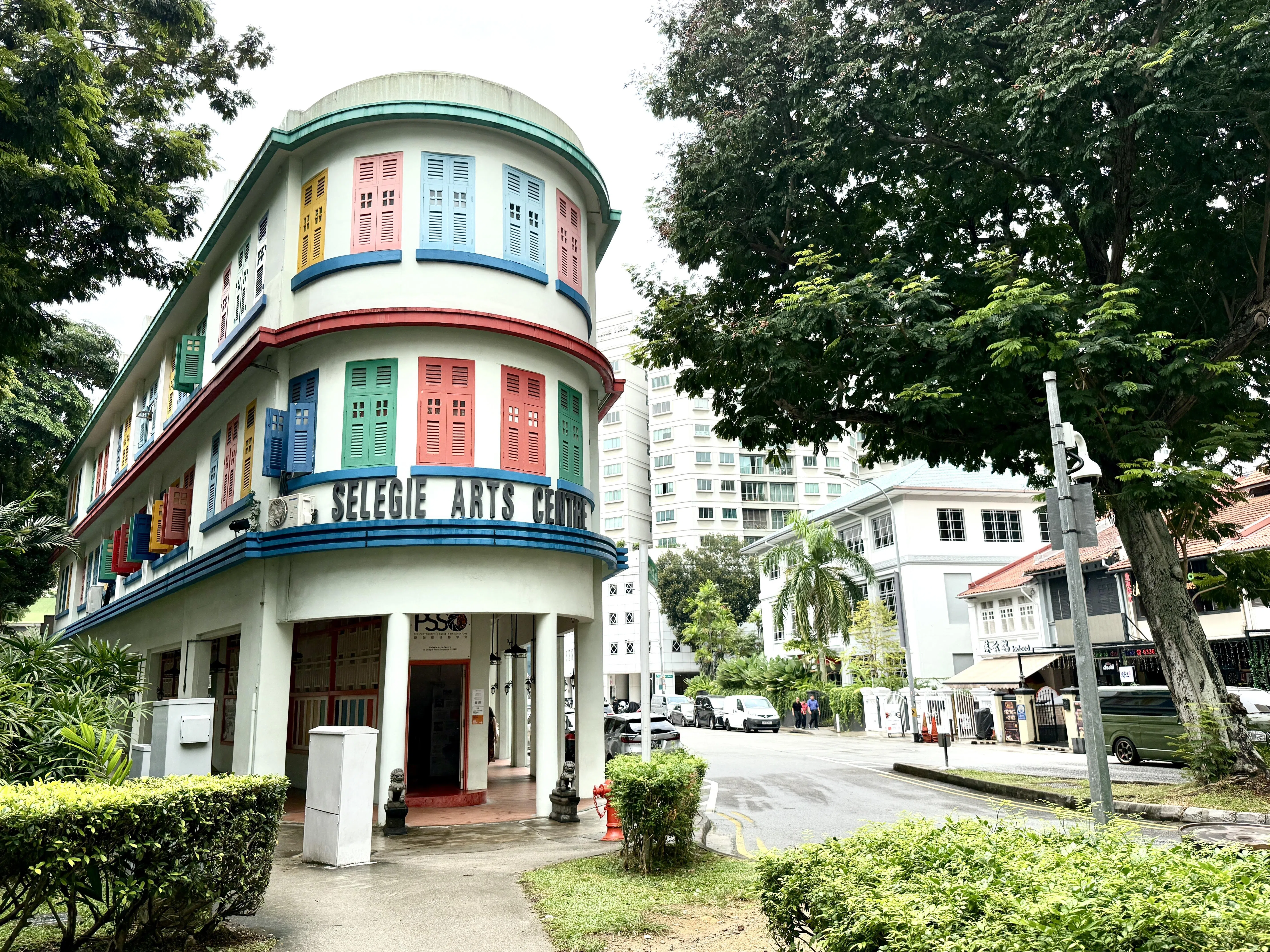 位于明古连的实利基艺术中心设计独特，让人印象深刻。（陈映蓁摄）