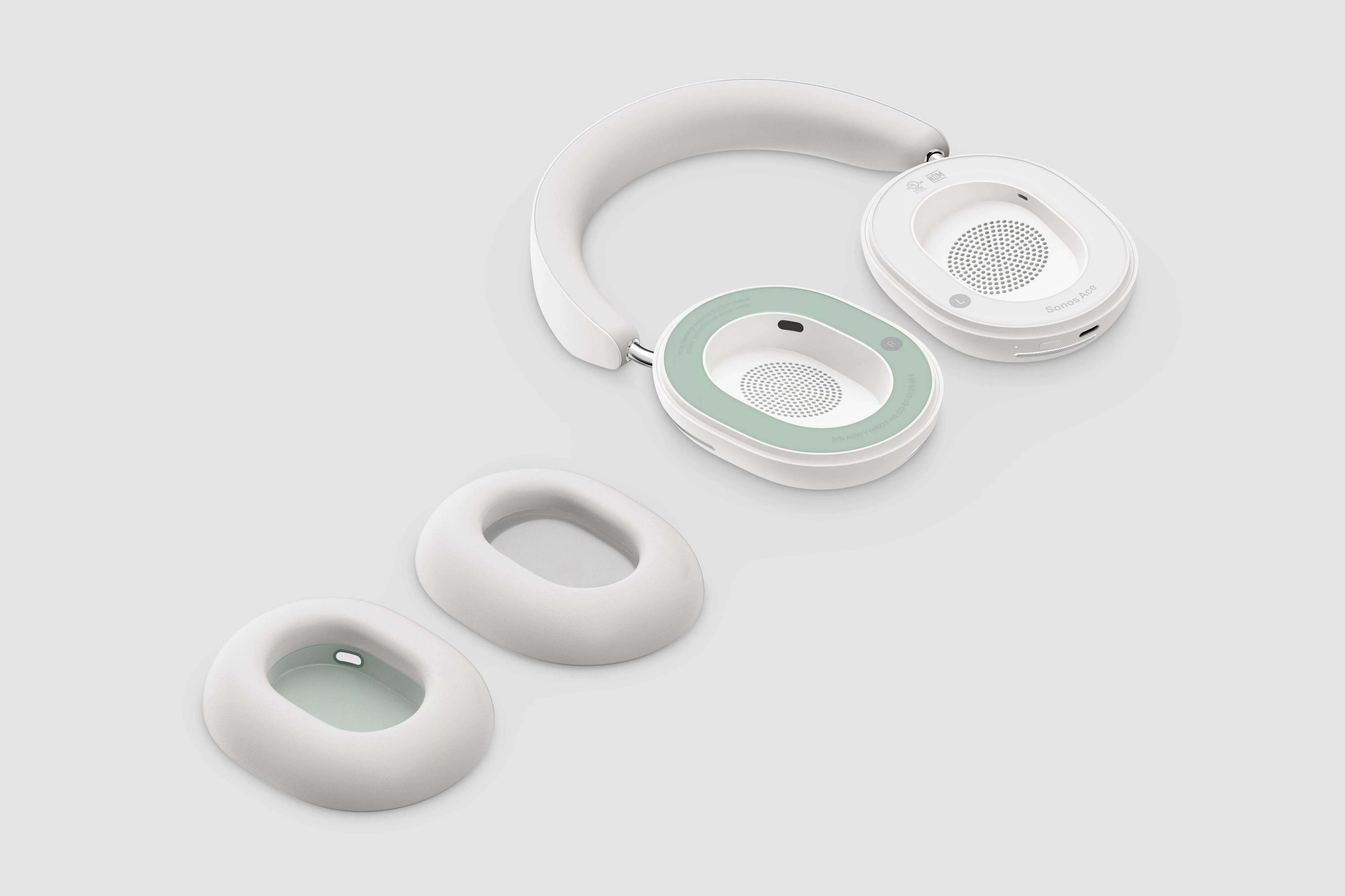 Sonos Ace磁吸耳罩由人造皮包裹，可轻易拆下更换。（Sonos提供）
