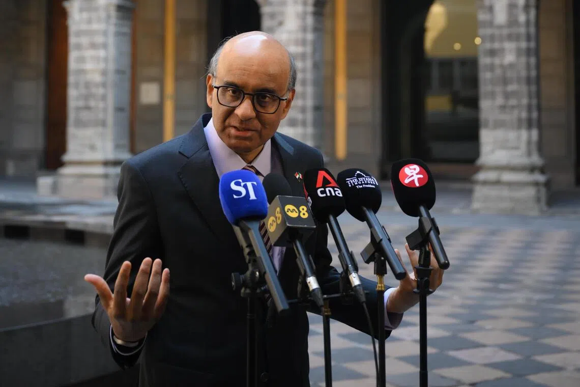 尚达曼总统结束对墨西哥的国事访问前，接受随行新加坡媒体采访，提醒人们新加坡在国际间获得广泛肯定的同时，也要保持谦逊，汲取各国之长，强化自身能力。（海峡时报）